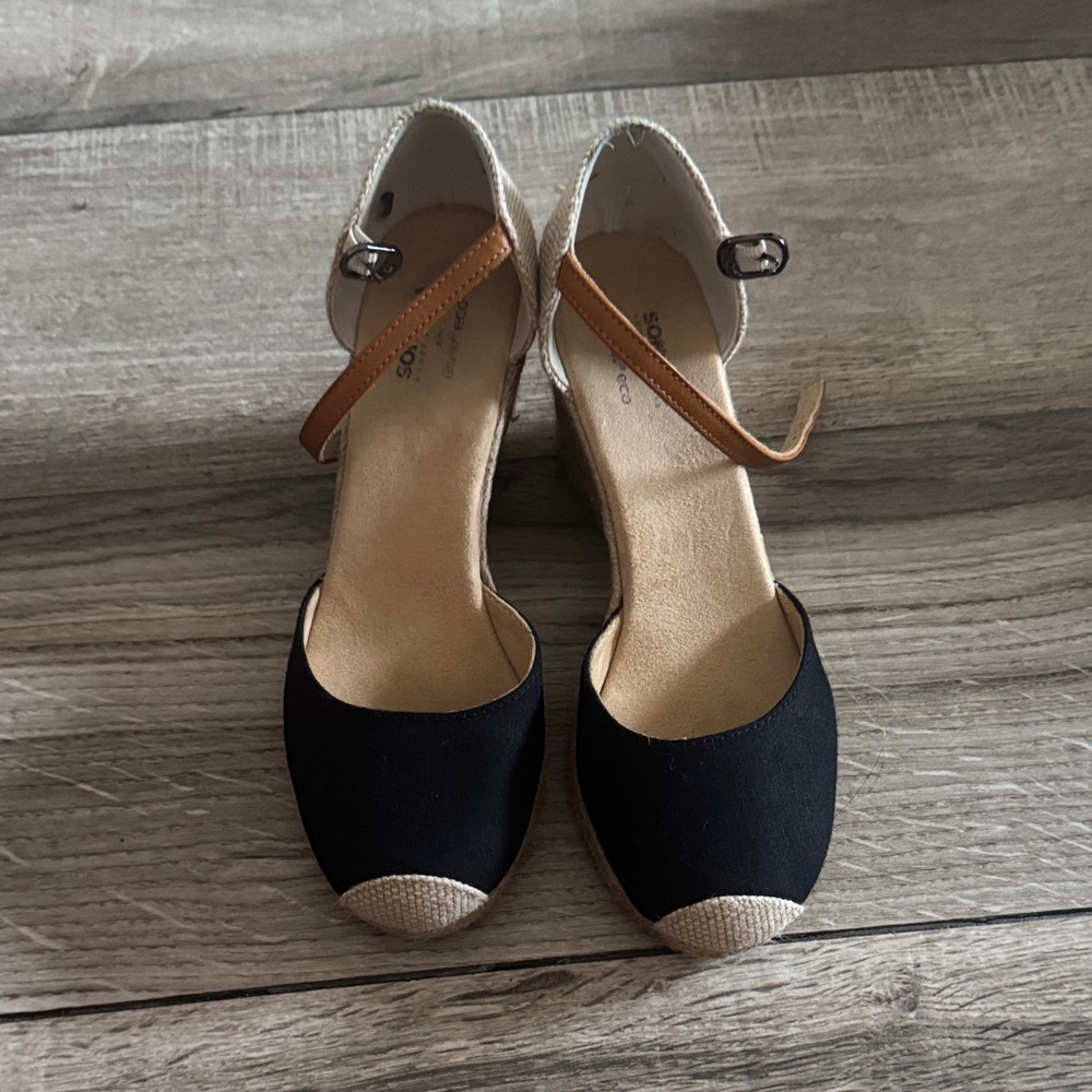 Sonoma Black and Tan Wedges